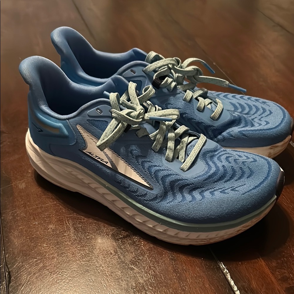 Altra Womens Torin 7 Sky Blue Athletic Shoes size 7.5